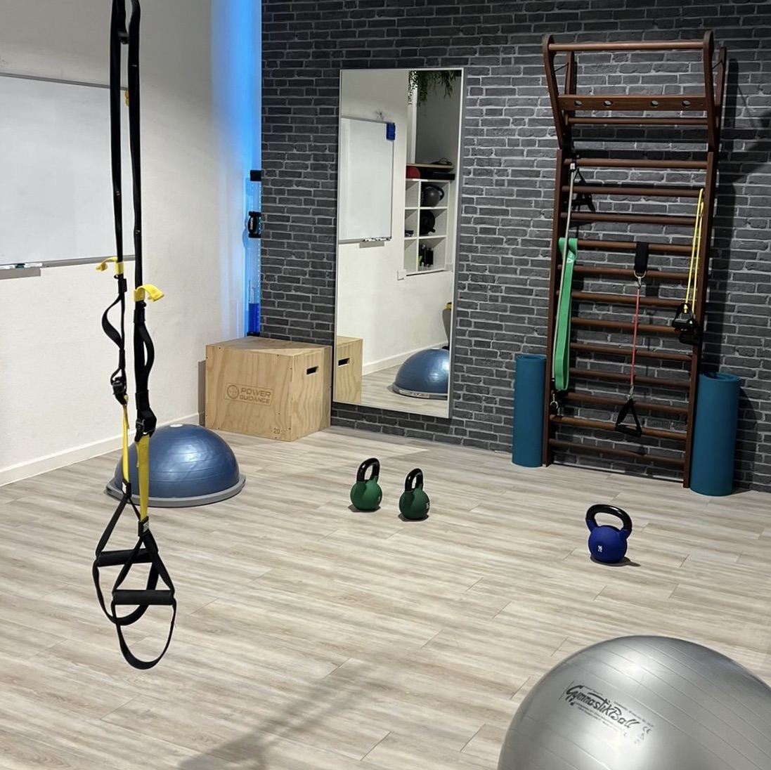 You can see a picture of the training studio.